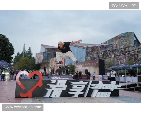 重庆滑板队的个人能力揭秘与滑板文化的深度融合探索